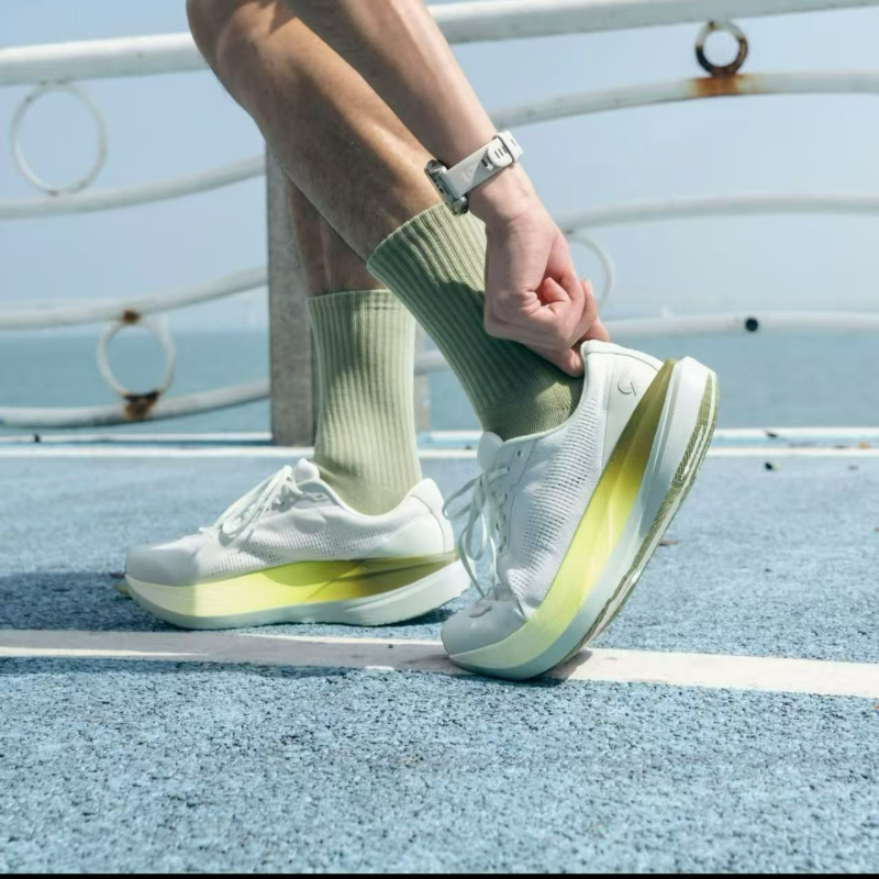 Professional Running Shoes Men - Outdoor Sport Flooring review and price